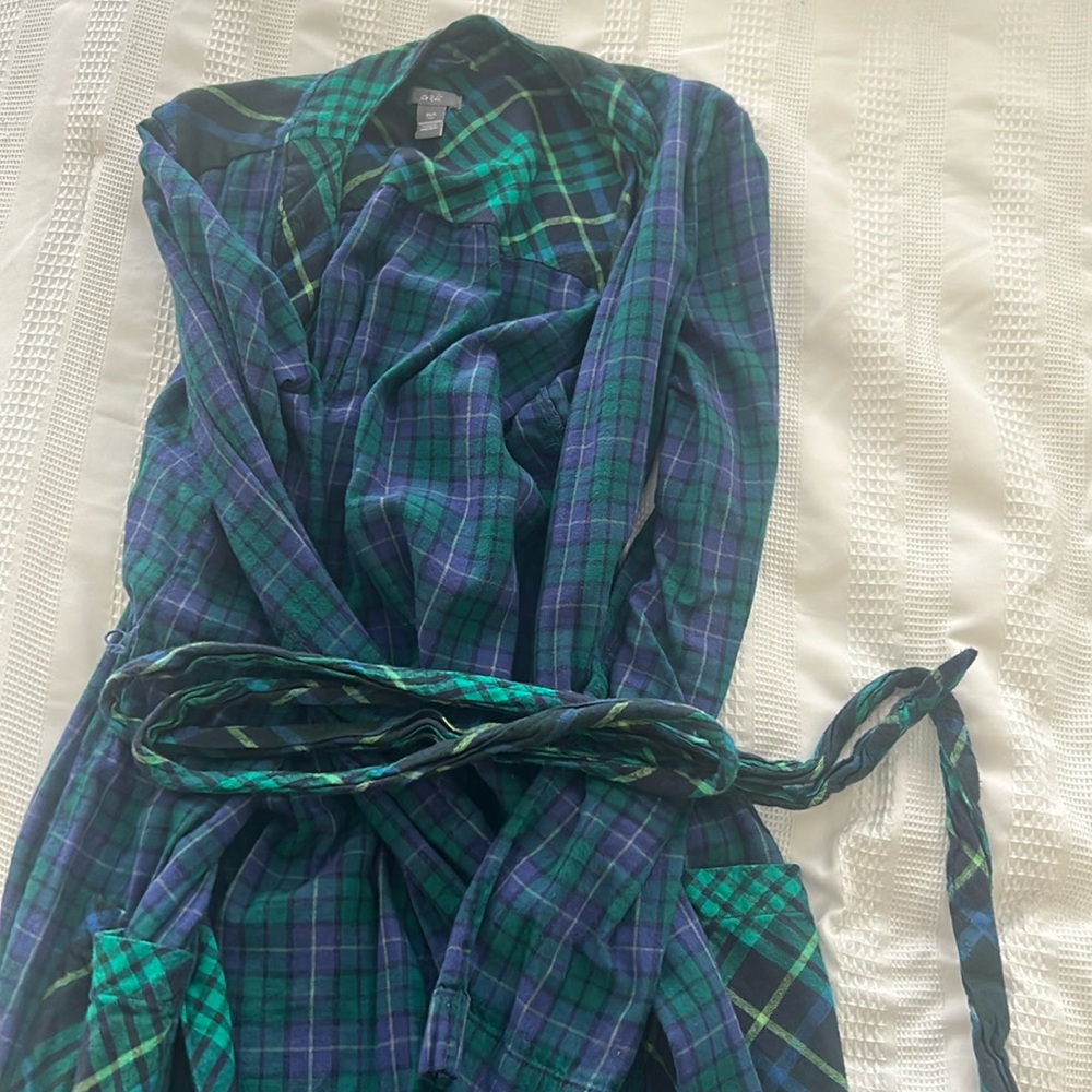 Aerie bathrobe